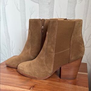 New Soludos Women's Tan Suede Ankle Boots